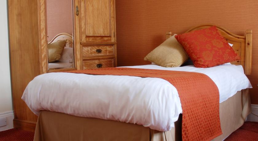 Udny Arms Hotel Newburgh  ภายนอก รูปภาพ